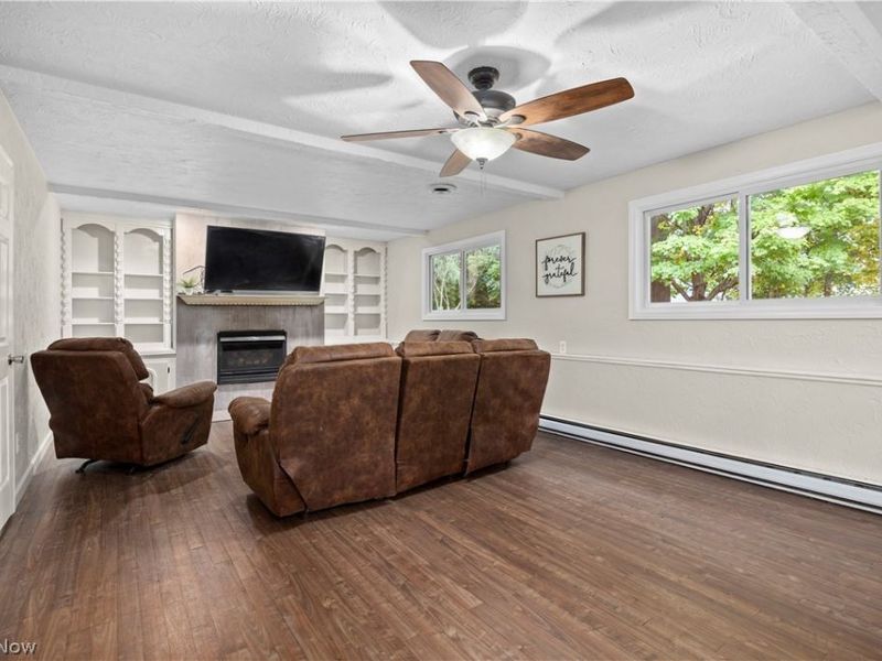 621 Van Oaks Drive, Amherst, OH 44001 Photo 11