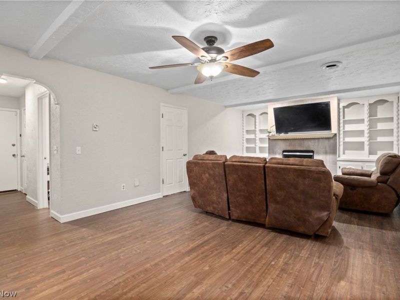 621 Van Oaks Drive, Amherst, OH 44001 Photo 12