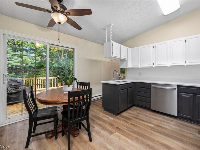 621 Van Oaks Drive, Amherst, OH 44001 Photo 2