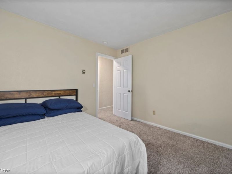 621 Van Oaks Drive, Amherst, OH 44001 Photo 20