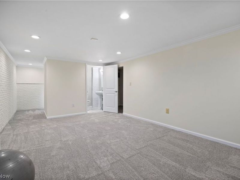 621 Van Oaks Drive, Amherst, OH 44001 Photo 27