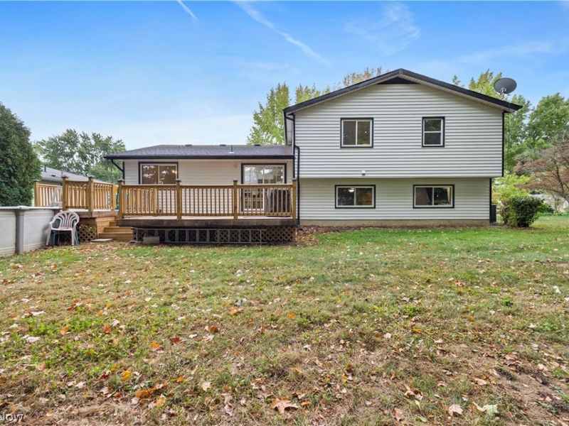 621 Van Oaks Drive, Amherst, OH 44001 Photo 33