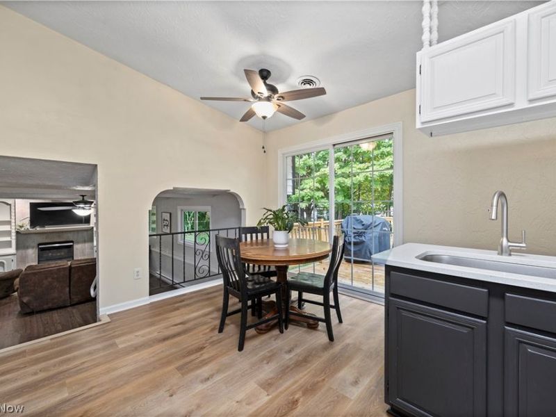 621 Van Oaks Drive, Amherst, OH 44001 Photo 5