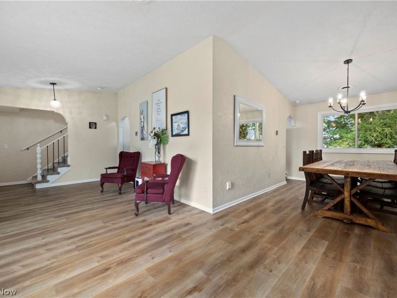 621 Van Oaks Drive, Amherst, OH 44001 Photo 7