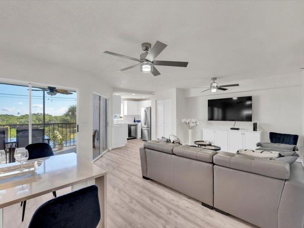 275 Palm Avenue, Unit B304, Jupiter, FL 33477