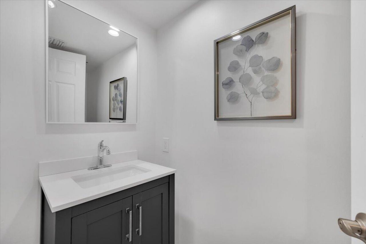 275 Palm Avenue, Unit B304, Jupiter, FL 33477 Photo