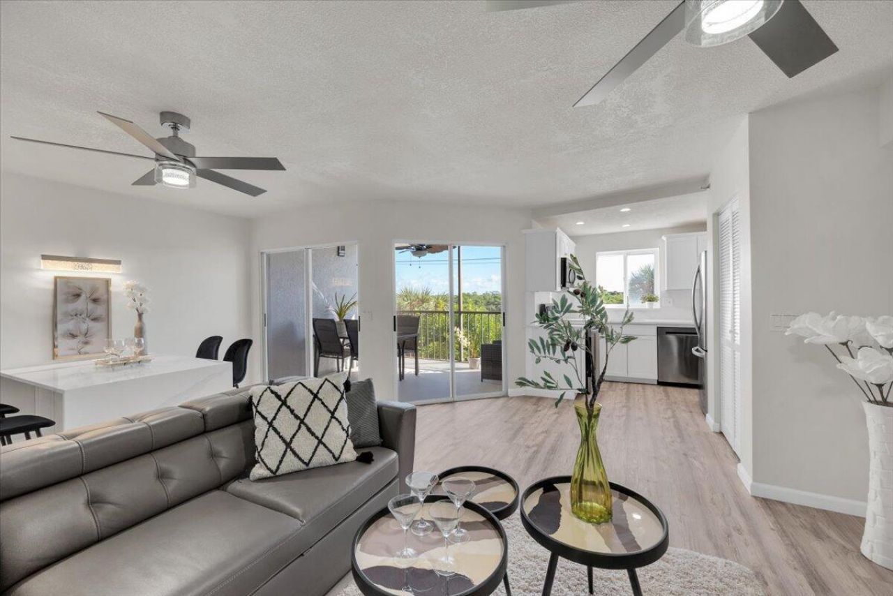 275 Palm Avenue, Unit B304, Jupiter, FL 33477 Photo