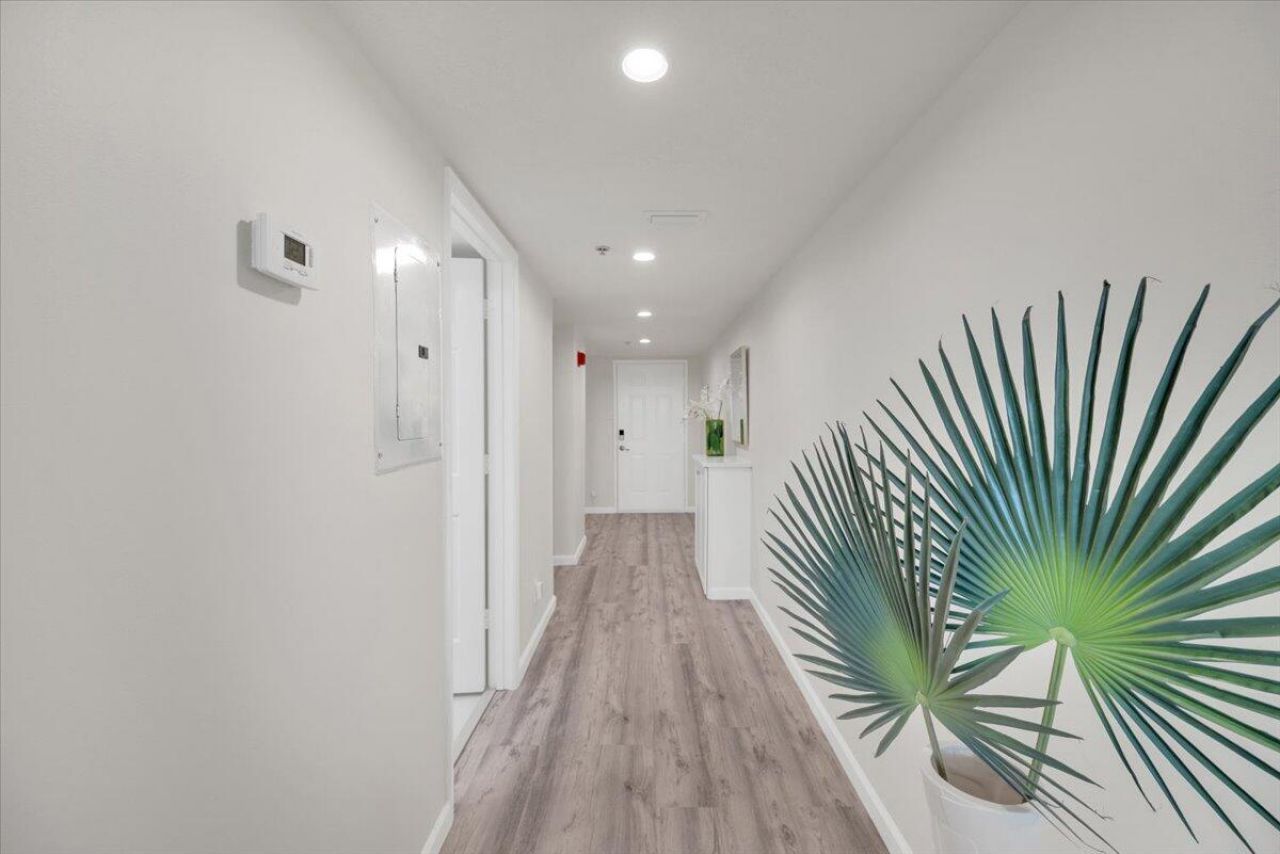 275 Palm Avenue, Unit B304, Jupiter, FL 33477 Photo