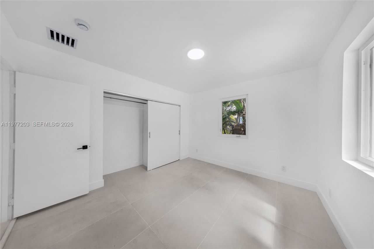 250 NW 98th St , Unit R, Miami, FL 33150 Photo