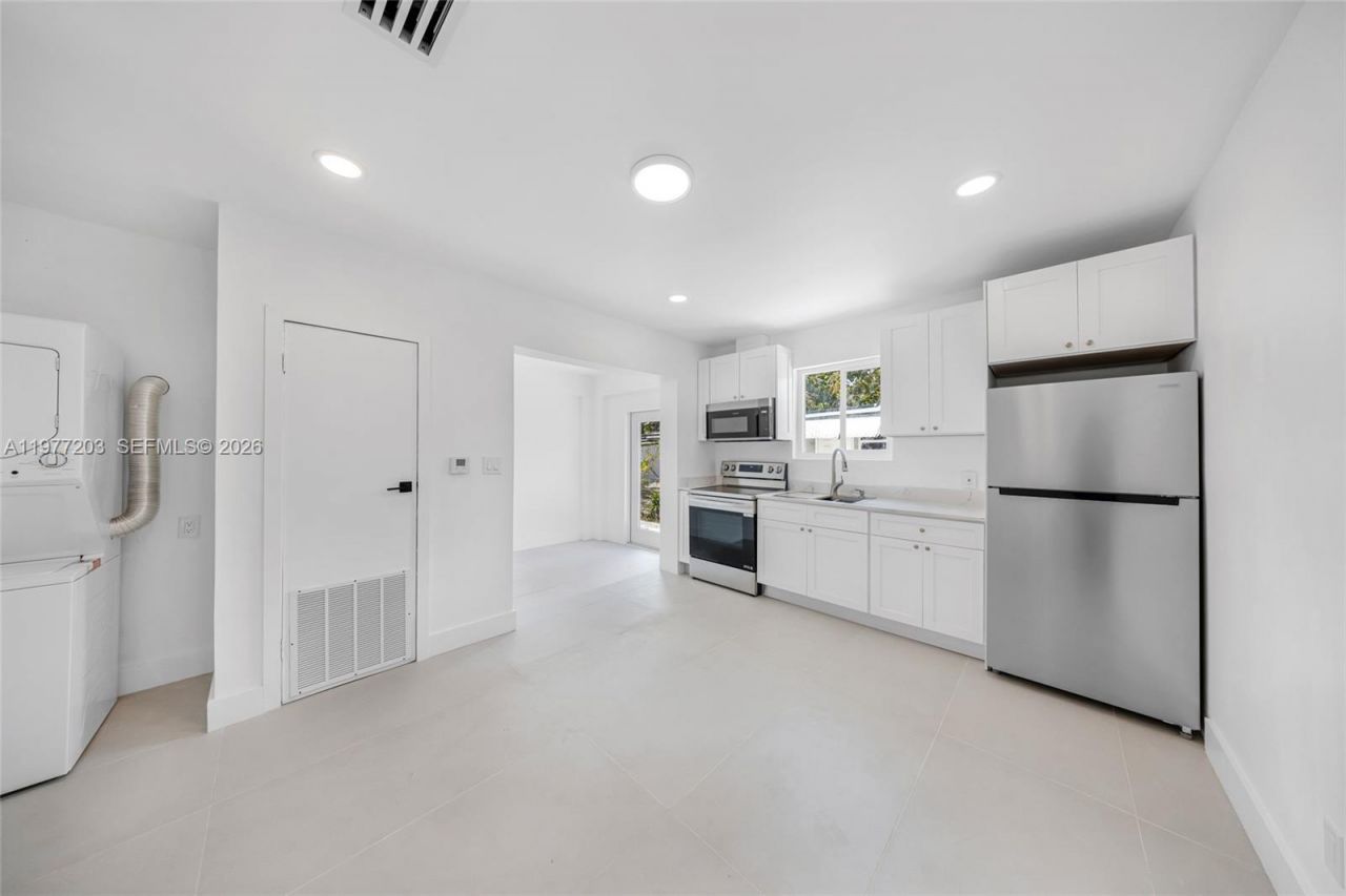 250 NW 98th St , Unit R, Miami, FL 33150 Photo