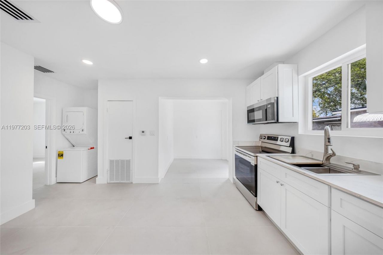 250 NW 98th St , Unit R, Miami, FL 33150 Photo