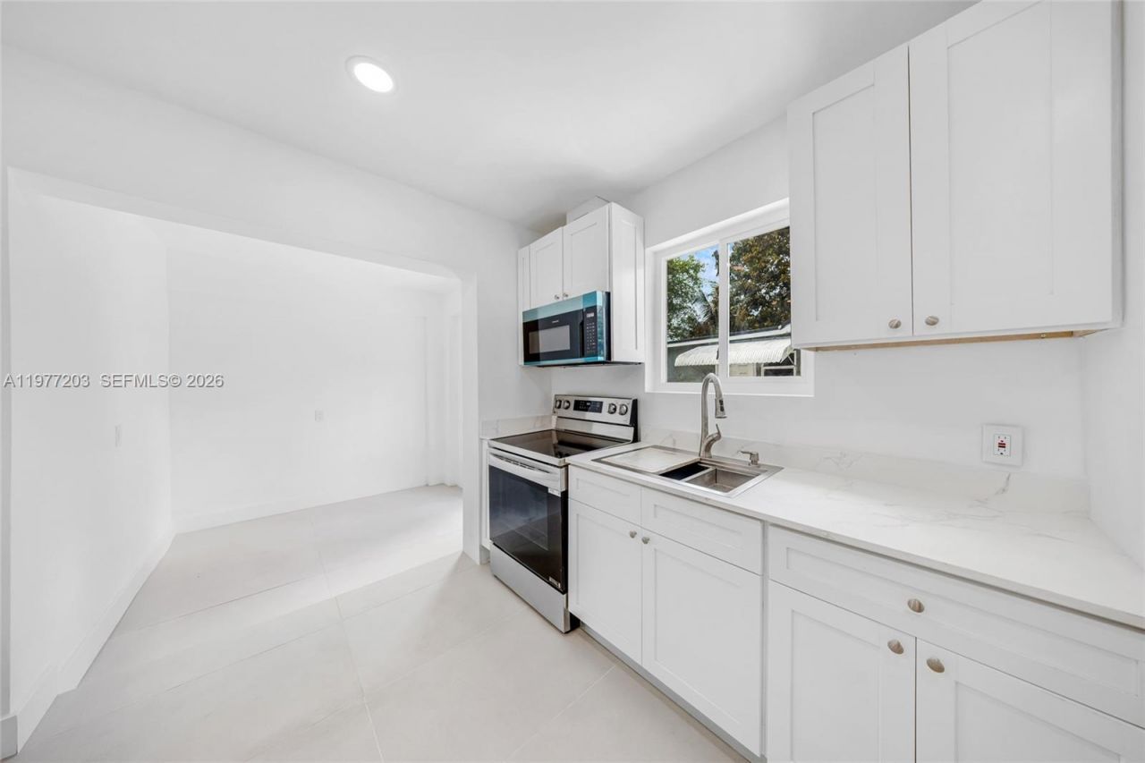 250 NW 98th St , Unit R, Miami, FL 33150 Photo