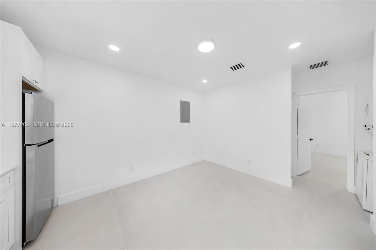 250 NW 98th St , Unit R, Miami, FL 33150 Photo