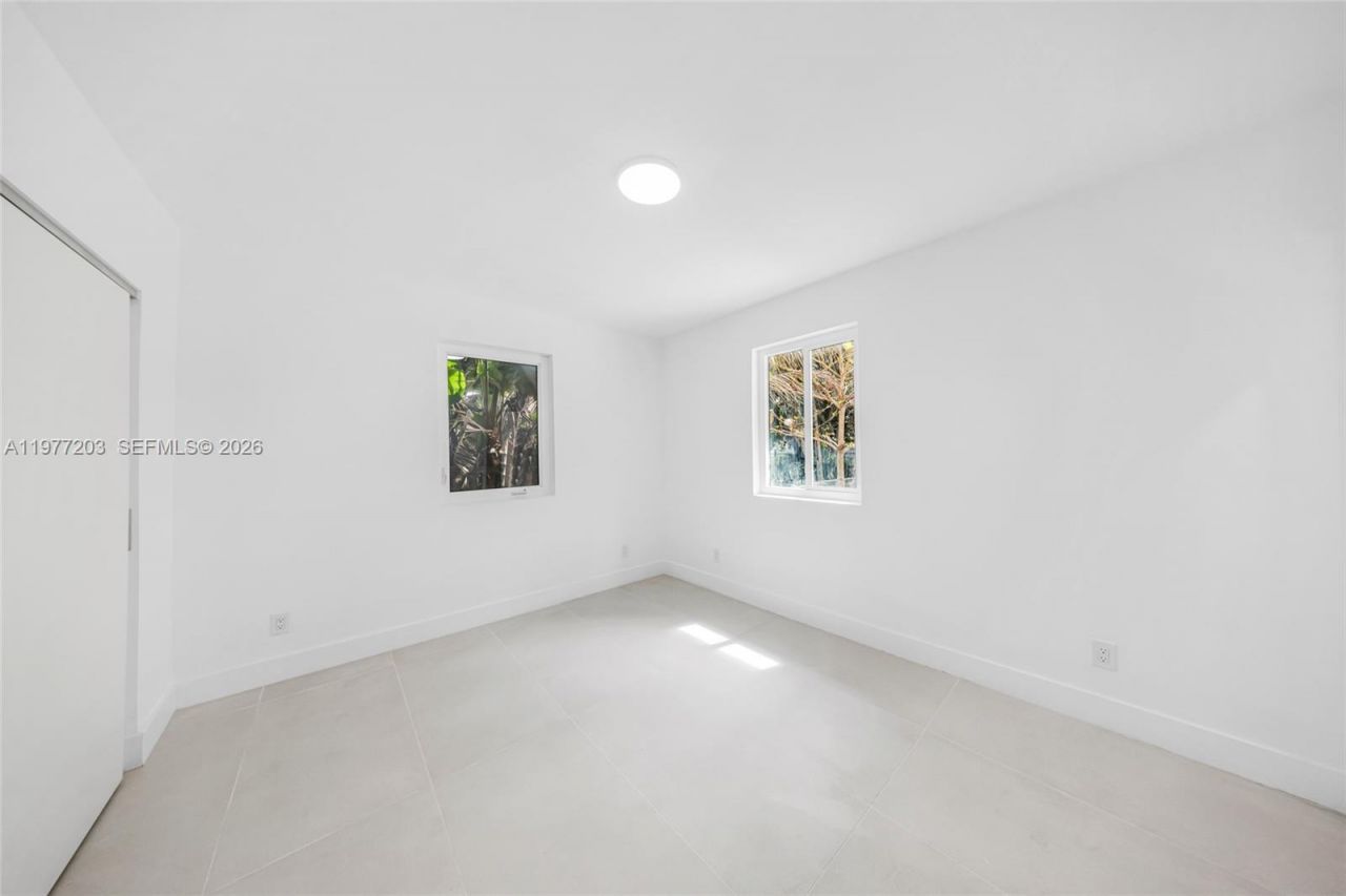250 NW 98th St , Unit R, Miami, FL 33150 Photo