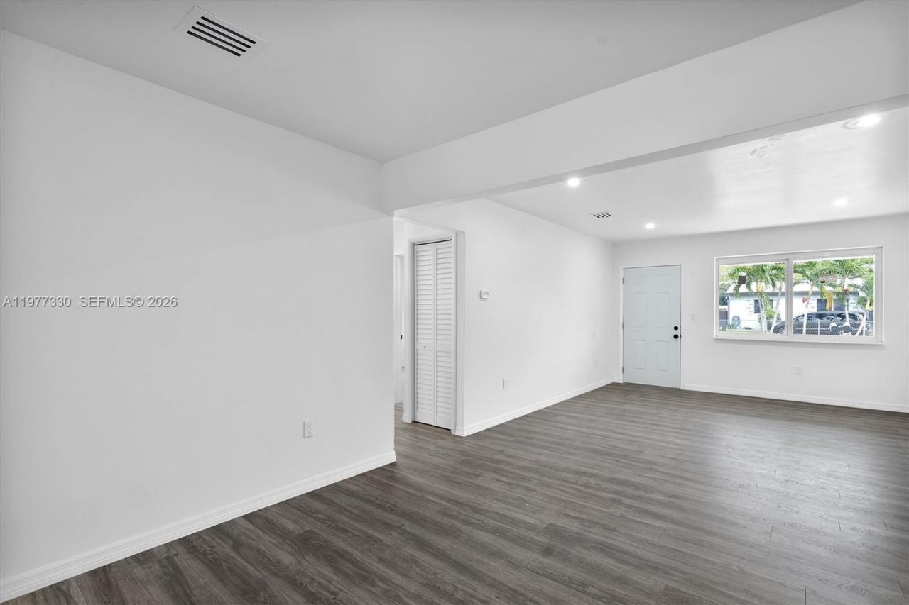 1061 NW 108 Ter , Miami, FL 33168 Photo