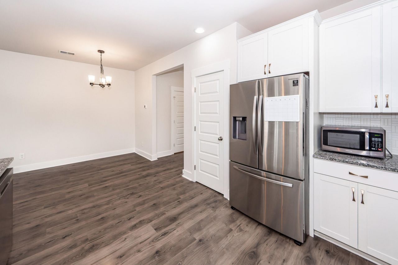 7774 Park Gate Drive Photo 15