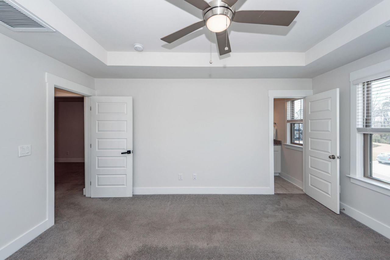 7774 Park Gate Drive Photo 22