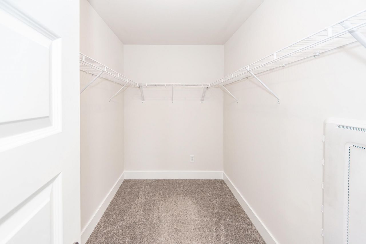 7774 Park Gate Drive Photo 23