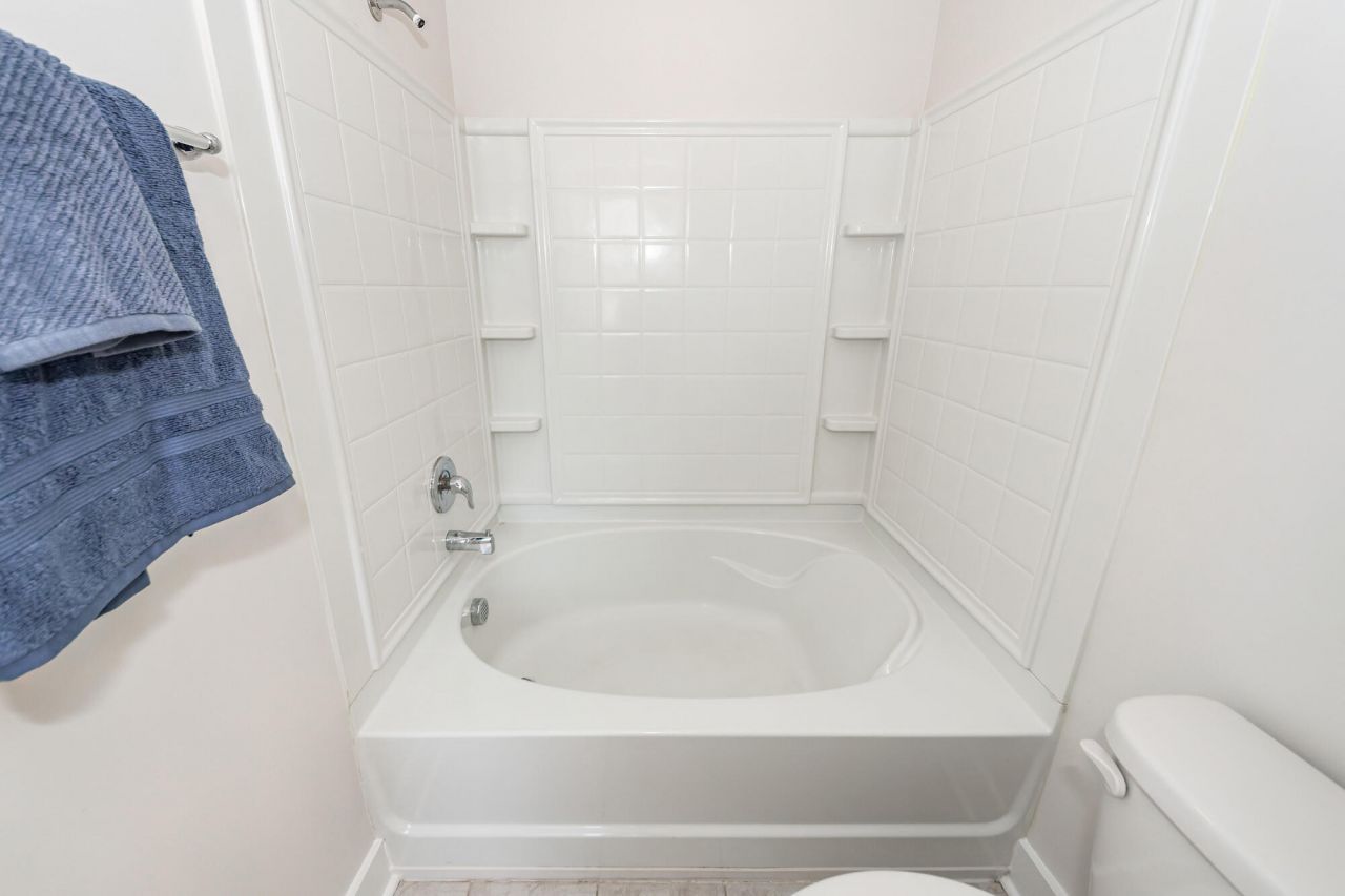 7774 Park Gate Drive Photo 26