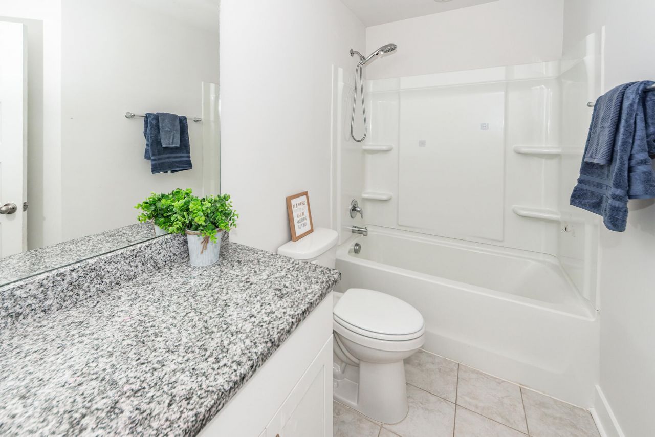 7774 Park Gate Drive Photo 28