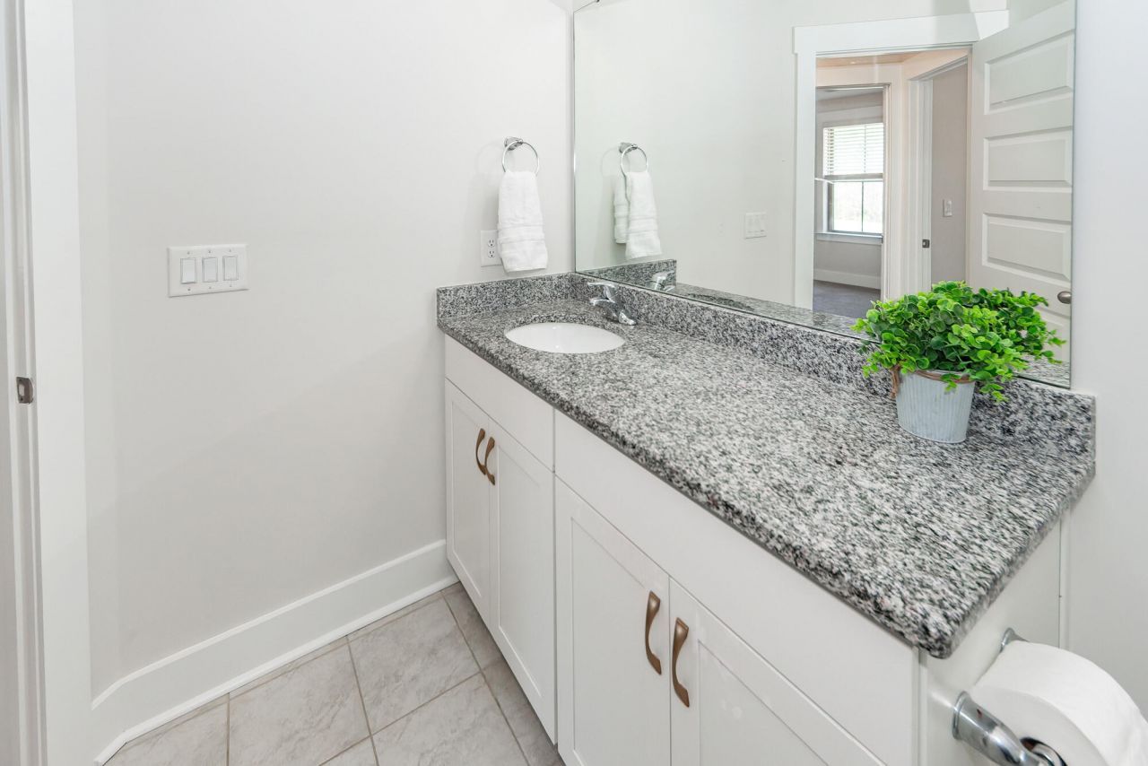 7774 Park Gate Drive Photo 29