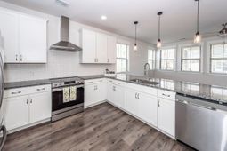 7774 Park Gate Drive photo 4