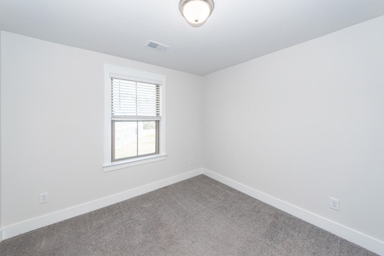 7774 Park Gate Drive Photo 34