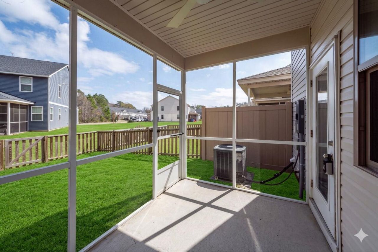 7774 Park Gate Drive Photo 36