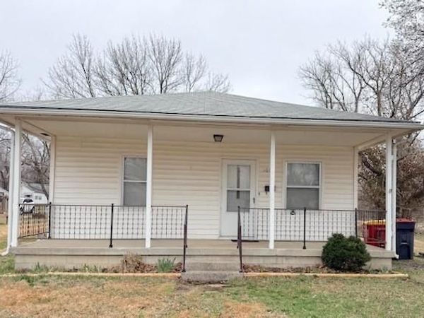 1017 E 14th Street, Pittsburg, KS 66762