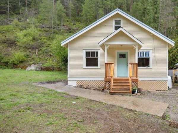 376 Second St, Mullan, ID 83846