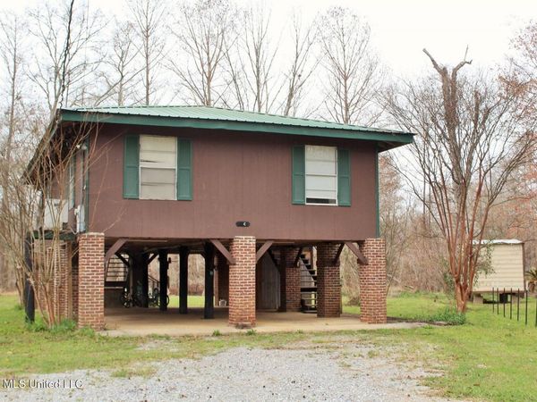 196 Beaver Dam Drive, Lucedale, MS 39452