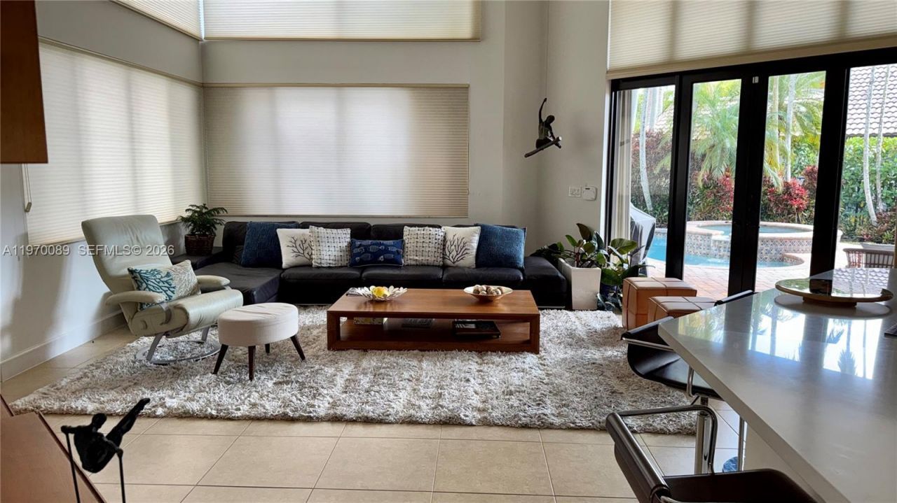 1040 Sandalwood Ln, Weston, FL 33326 Photo