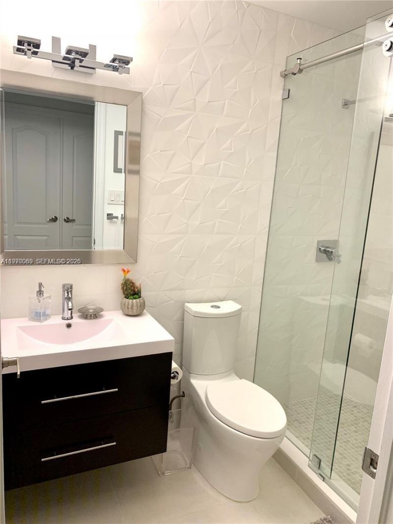 1040 Sandalwood Ln, Weston, FL 33326 Photo