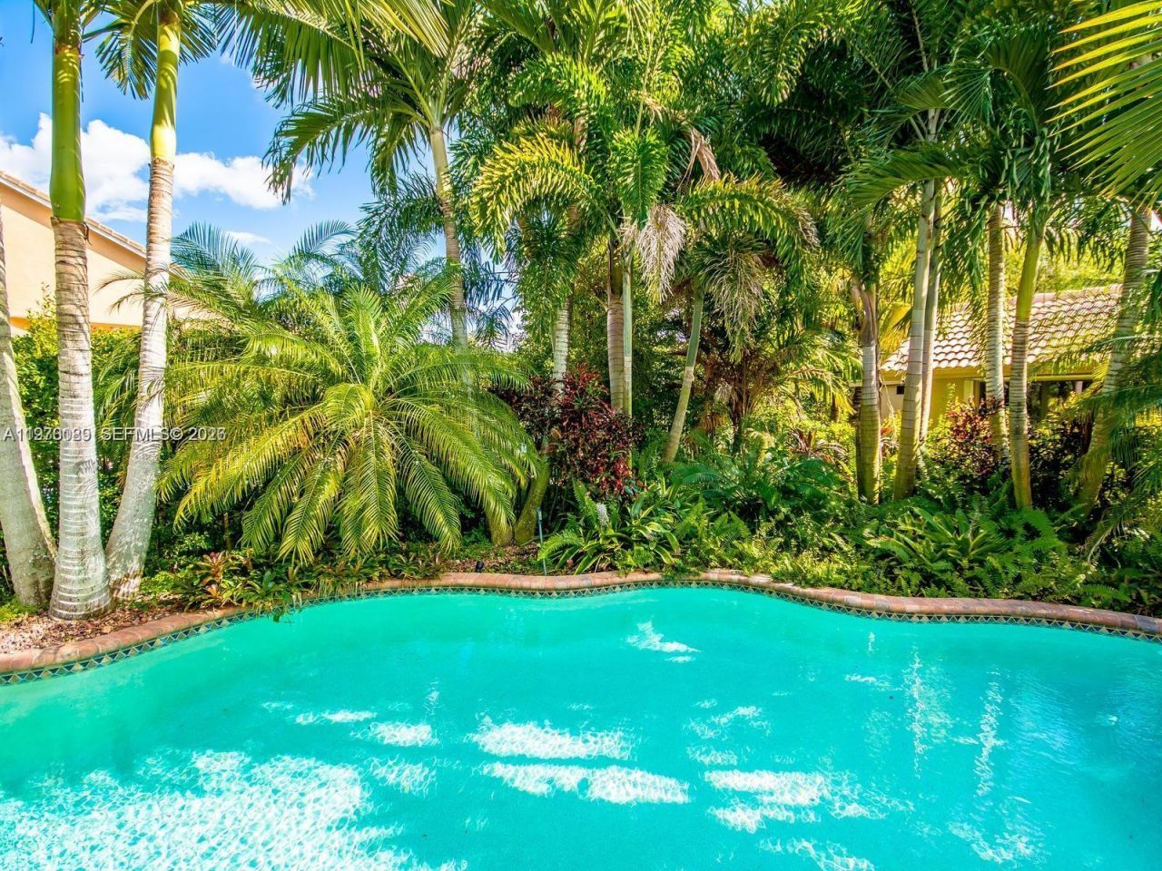 1040 Sandalwood Ln, Weston, FL 33326 Photo