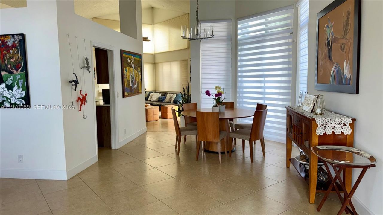 1040 Sandalwood Ln, Weston, FL 33326 Photo