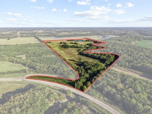 300 CO RD 27100 , Honey Grove, TX 75446