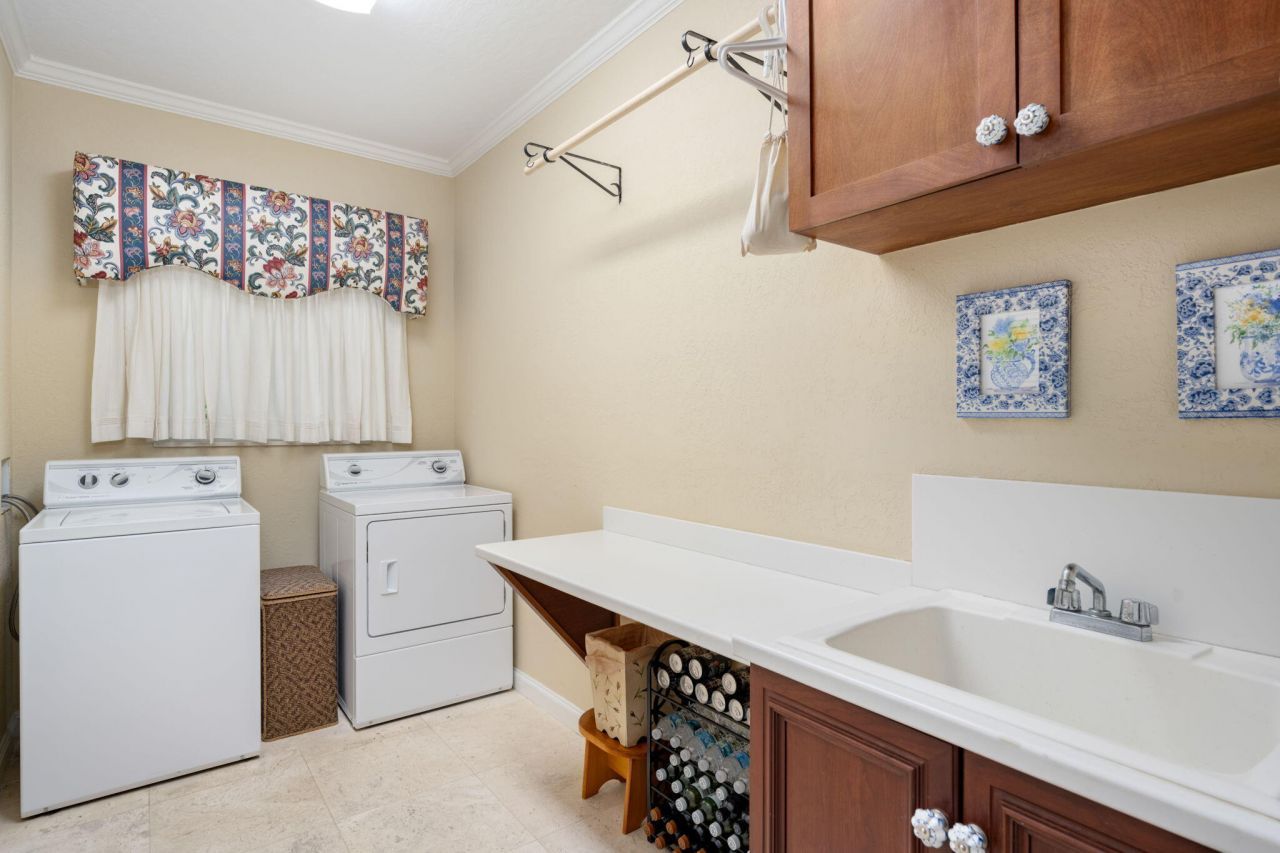 137 38th Court , Vero Beach, FL 32968 Photo