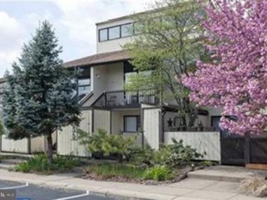 16 B RUNNEMEDE, NEW HOPE, PA 18938