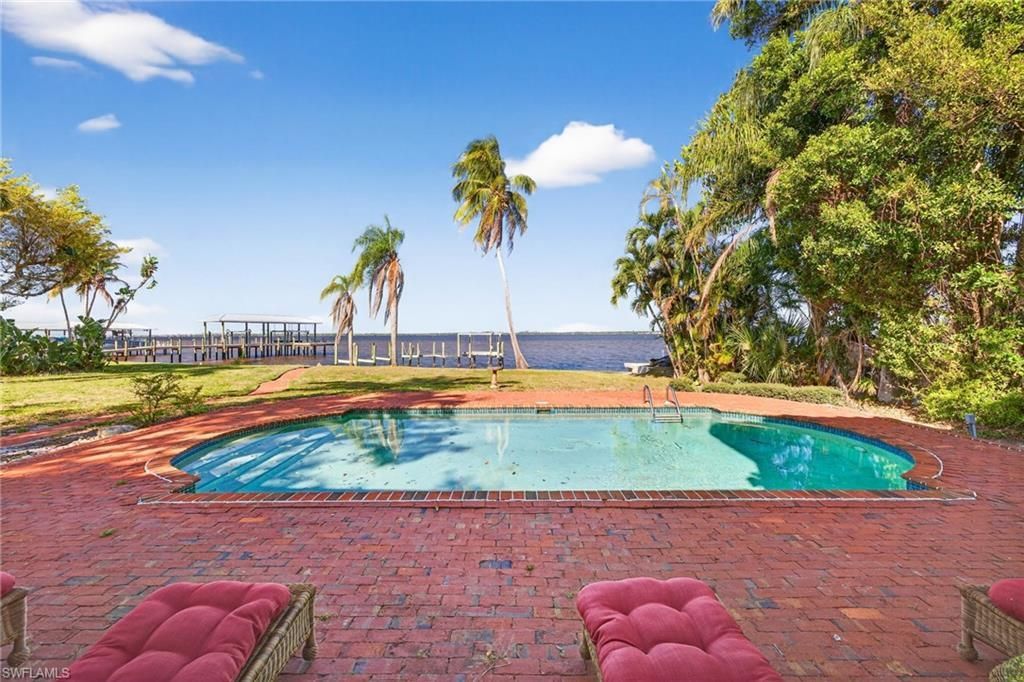 2878 Valencia Way, Fort Myers, FL 33901 Photo