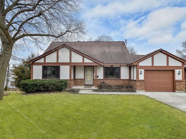 920 Zenner Avenue , Aurora, IL 60505