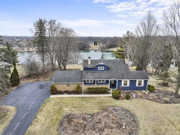 27052 W Lakeview Drive S, Lake Barrington, IL 60084