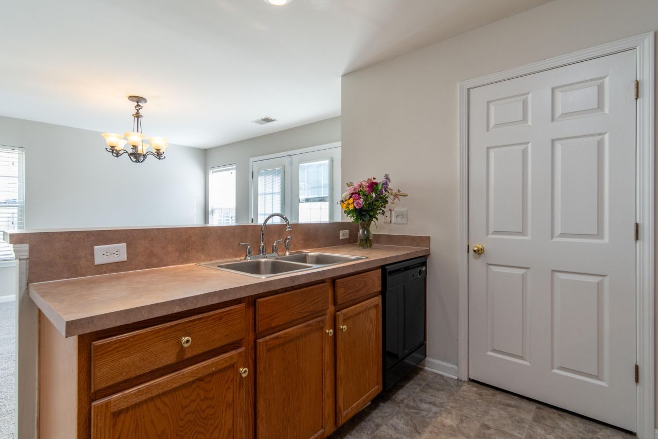 4833 Shady Tree Lane Photo 14