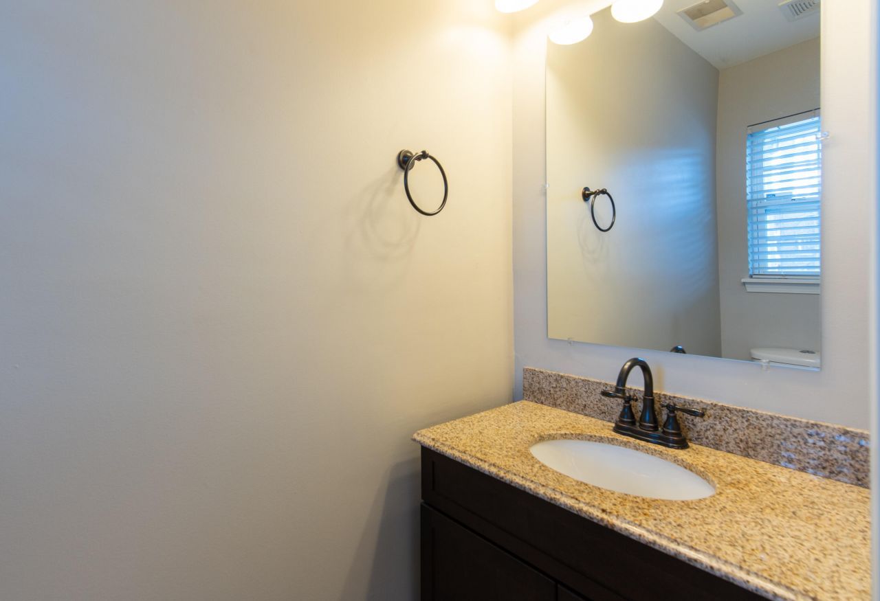 4833 Shady Tree Lane Photo 17