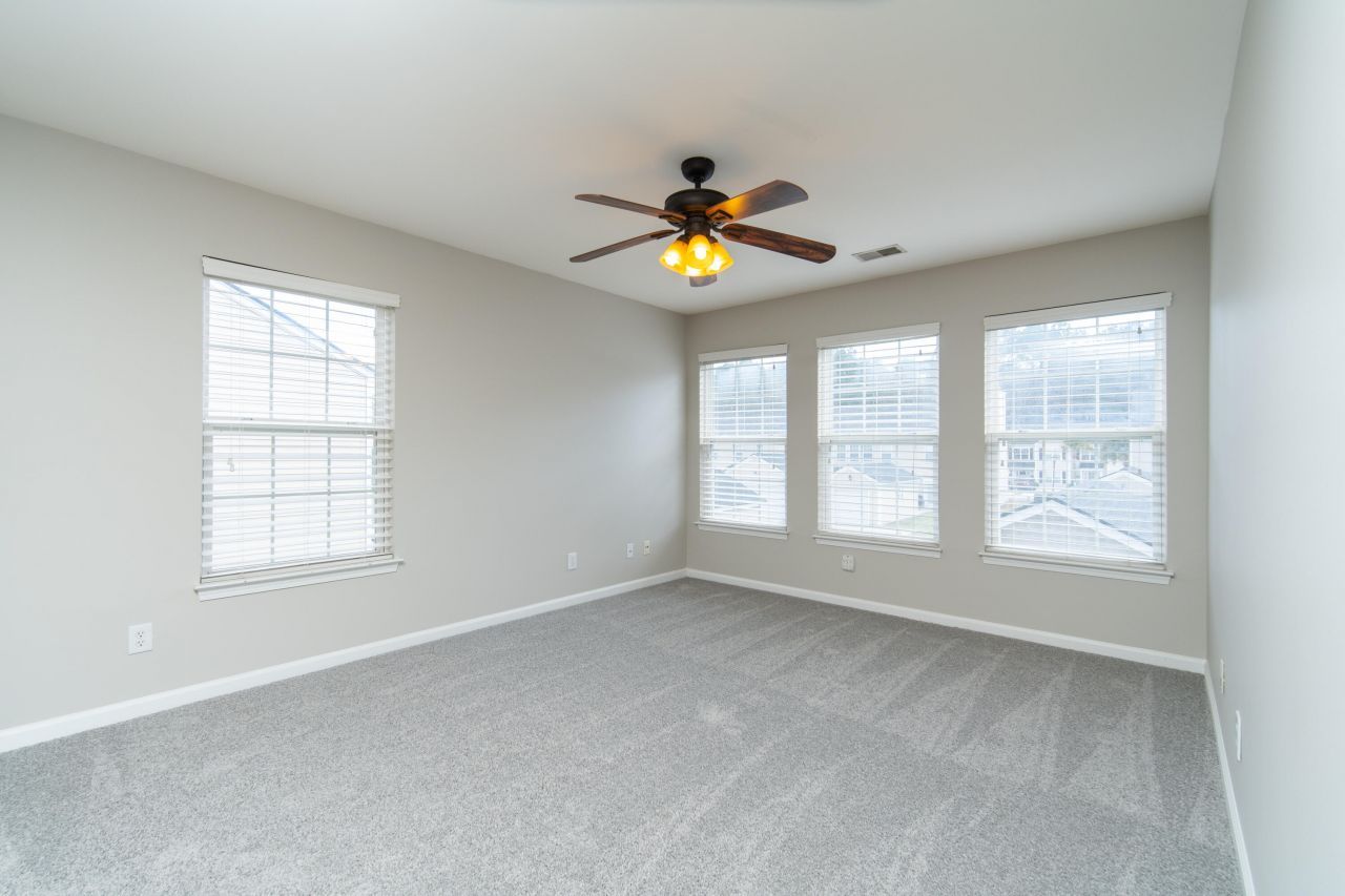 4833 Shady Tree Lane Photo 23