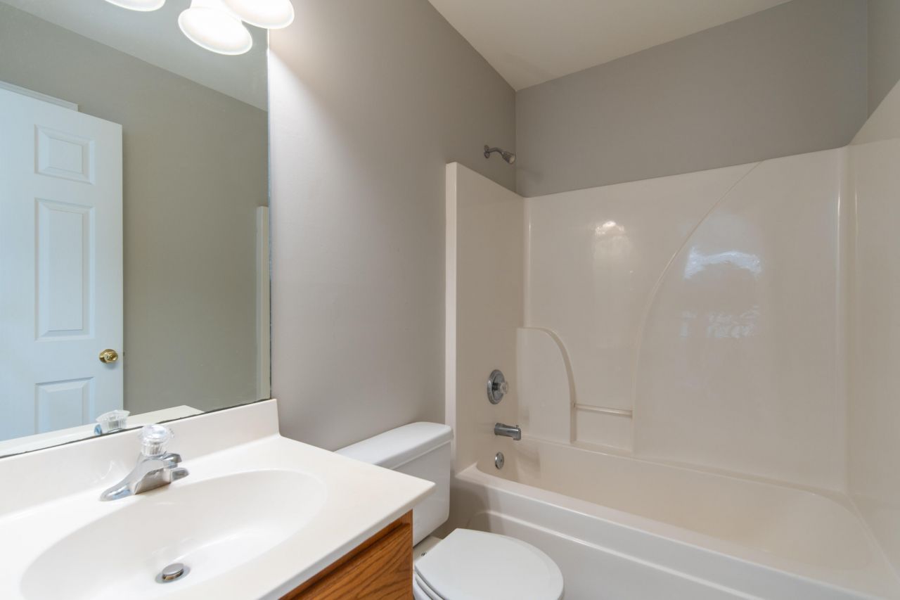 4833 Shady Tree Lane Photo 28