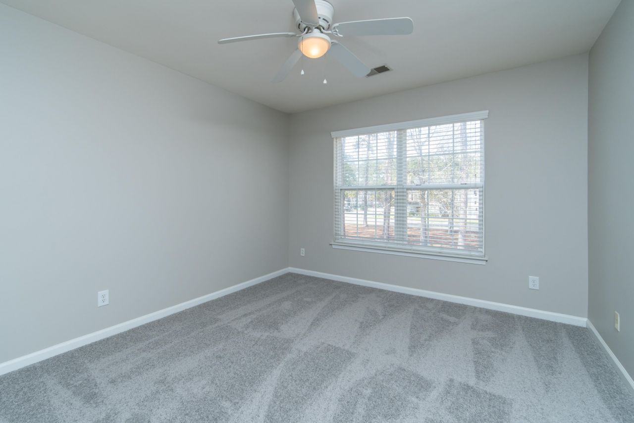 4833 Shady Tree Lane Photo 29