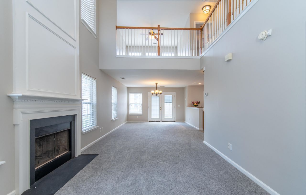 4833 Shady Tree Lane Photo 8