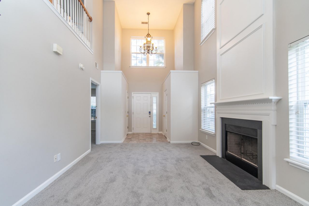 4833 Shady Tree Lane Photo 9