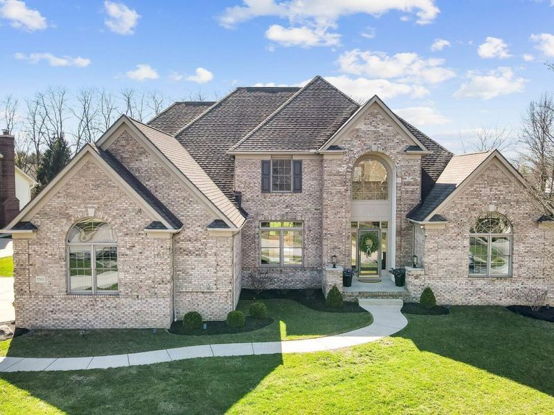 8591 Springflower Drive, Pickerington, OH 43147 Photo 2