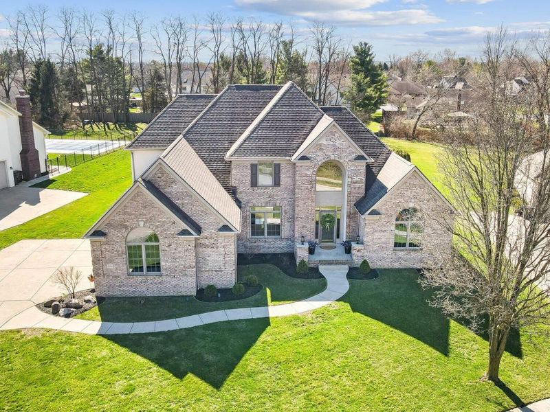 8591 Springflower Drive, Pickerington, OH 43147 Photo 3